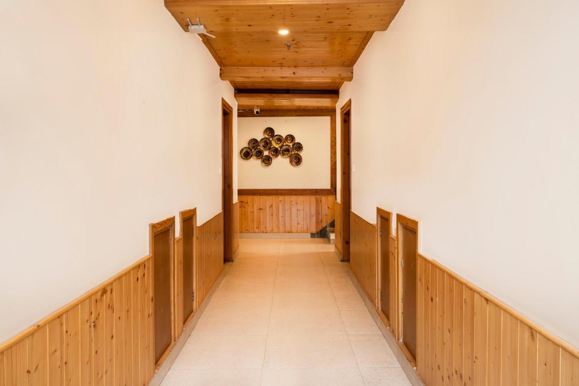 Hotel Treebo Premium Sattva With Mountain View Manāli Esterno foto