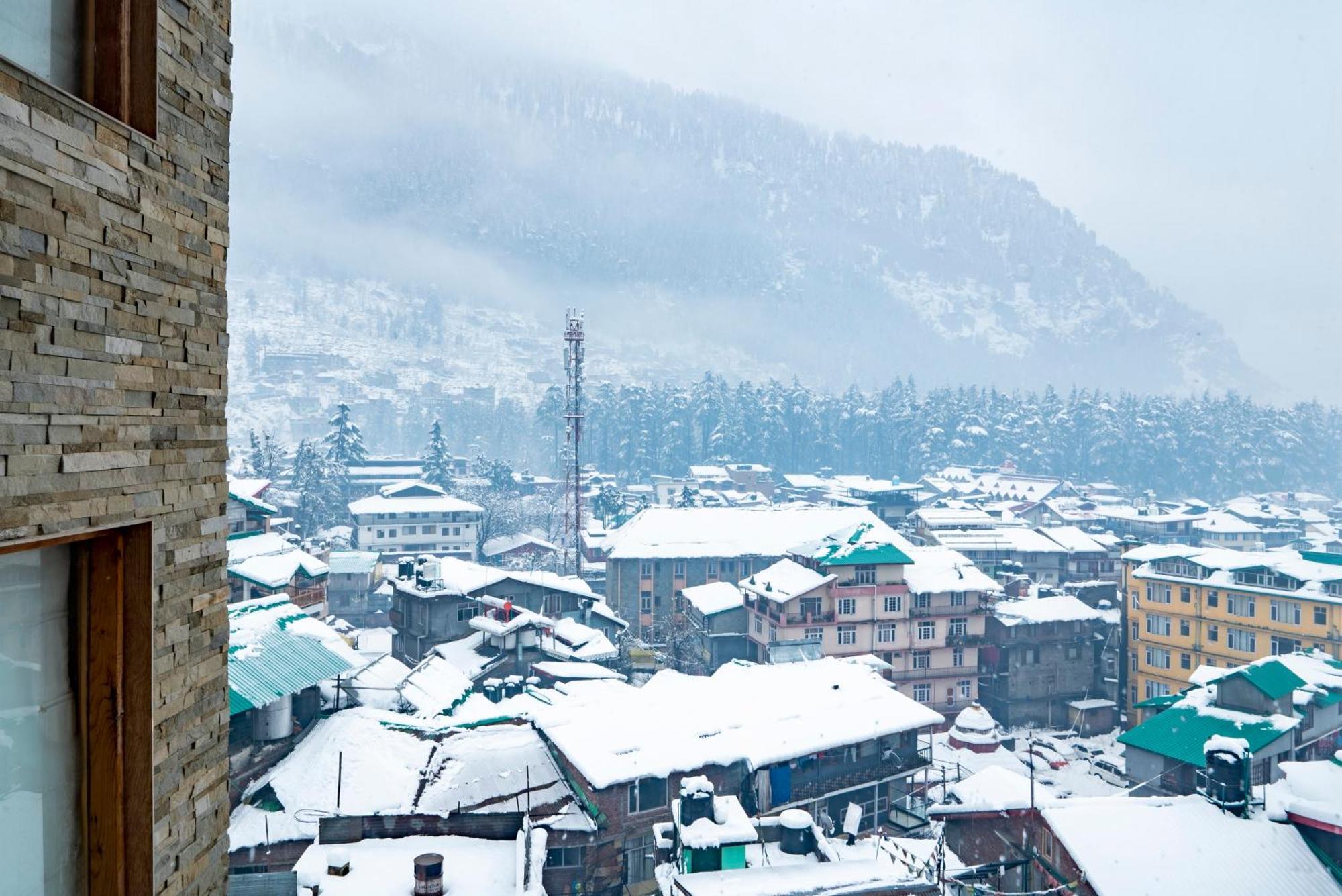 Hotel Treebo Premium Sattva With Mountain View Manāli Esterno foto